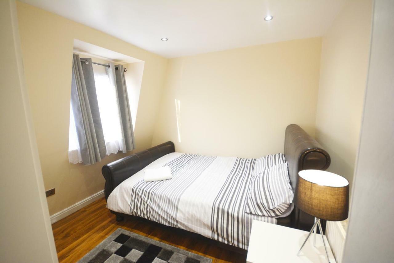 London Modern 4 Bedroom Apartment Exterior photo