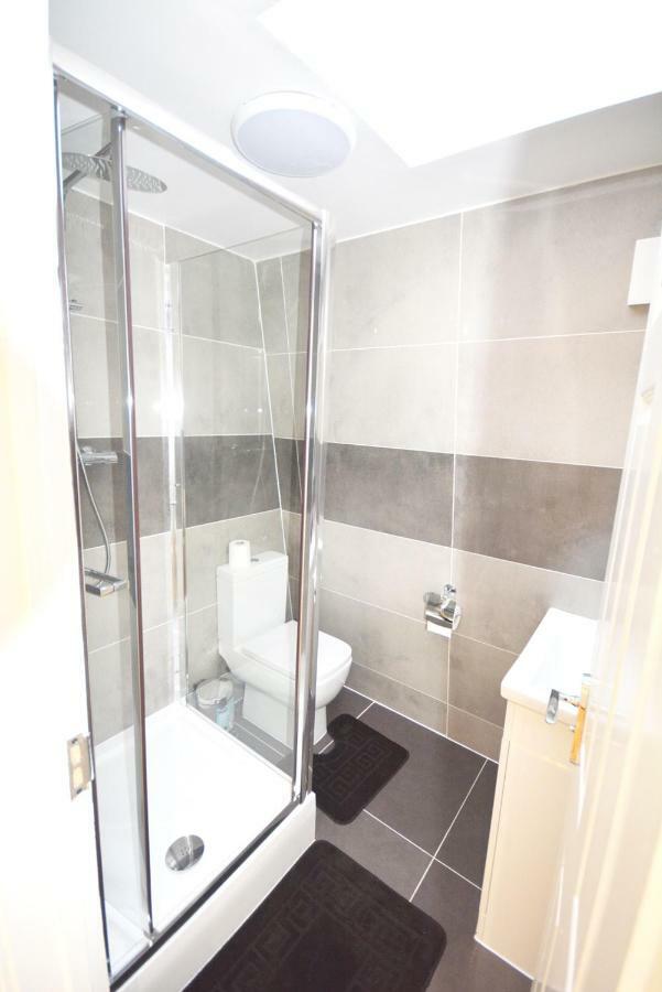 London Modern 4 Bedroom Apartment Exterior photo