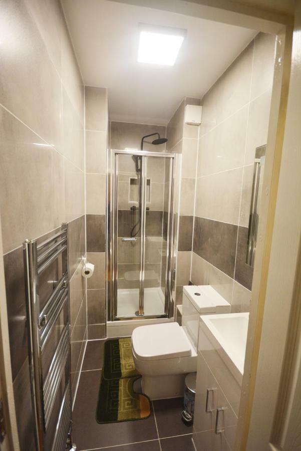 London Modern 4 Bedroom Apartment Exterior photo