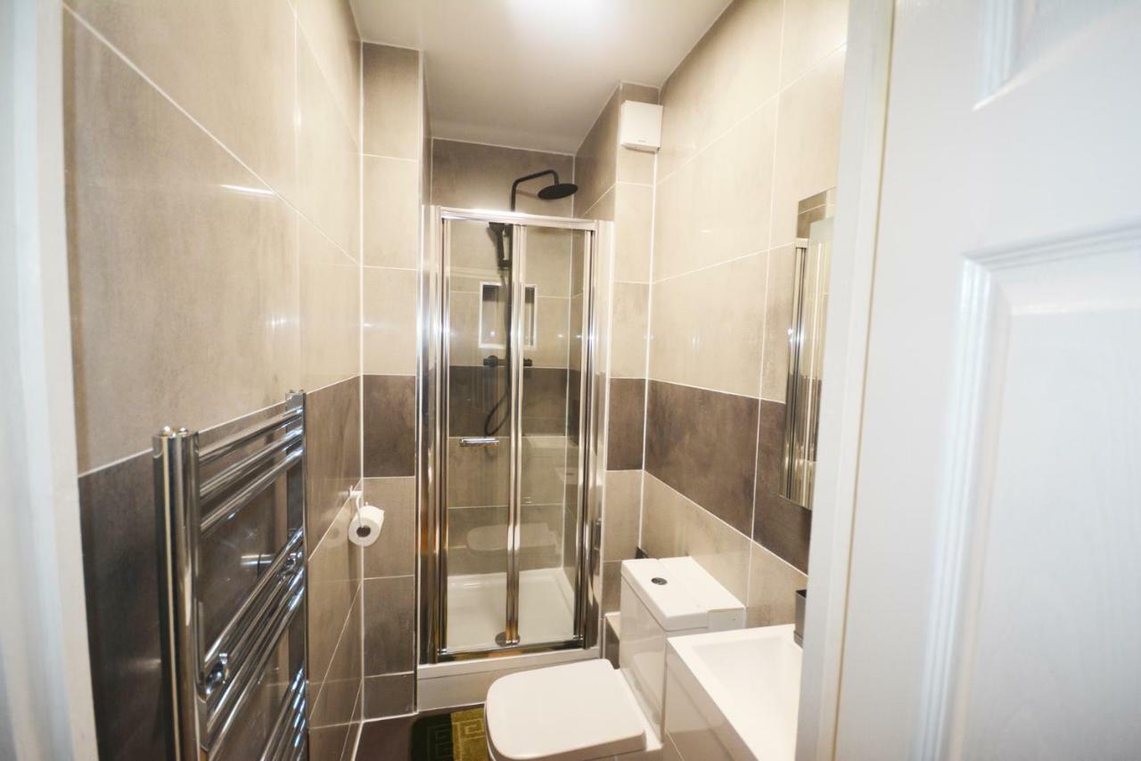 London Modern 4 Bedroom Apartment Exterior photo