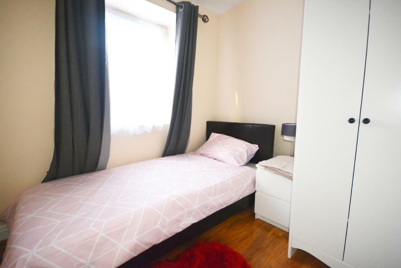 London Modern 4 Bedroom Apartment Exterior photo